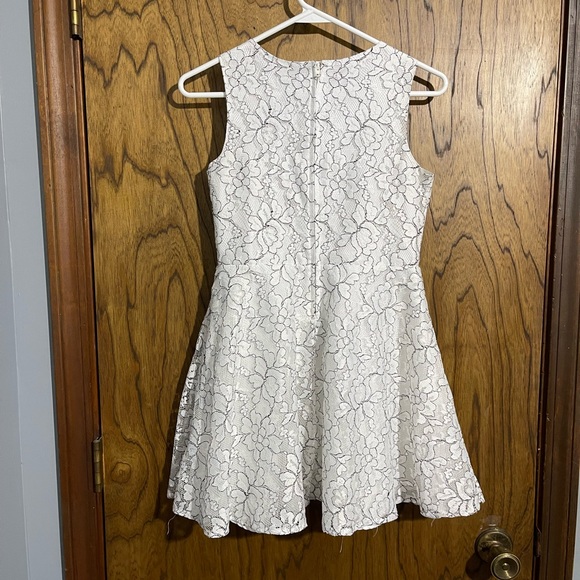 Place Sz 12. White and black lace dress. - Picture 2 of 3